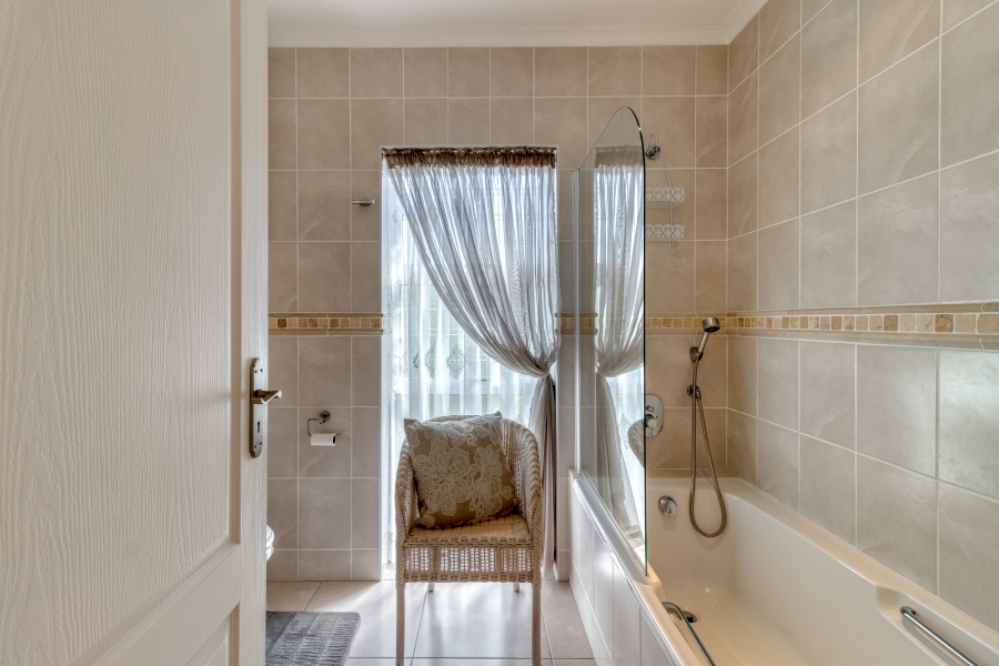 3 Bedroom Property for Sale in Dennegeur Western Cape